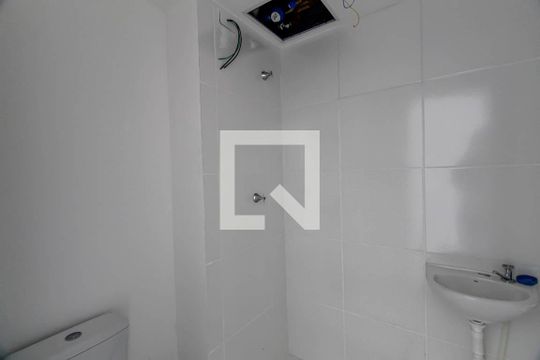 Banheiro de kitnet/studio à venda com 1 quarto, 15m² em Vila Santa Clara, São Paulo