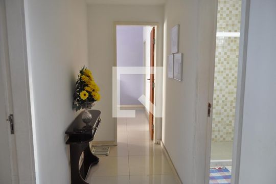Corredor de casa de condomínio à venda com 5 quartos, 200m² em Todos Os Santos, Rio de Janeiro