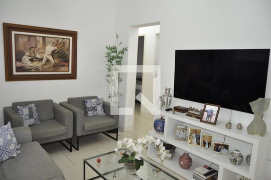 Sala de casa de condomínio à venda com 5 quartos, 200m² em Todos Os Santos, Rio de Janeiro