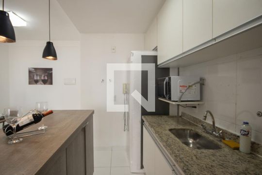 Cozinha de apartamento à venda com 3 quartos, 68m² em Vila Nivi, São Paulo