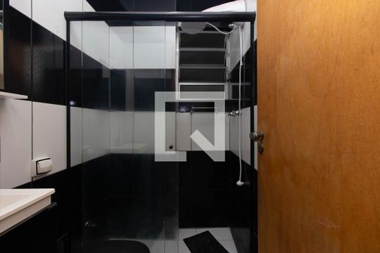 Banheiro de casa para alugar com 2 quartos, 100m² em Vila Mazzei, São Paulo