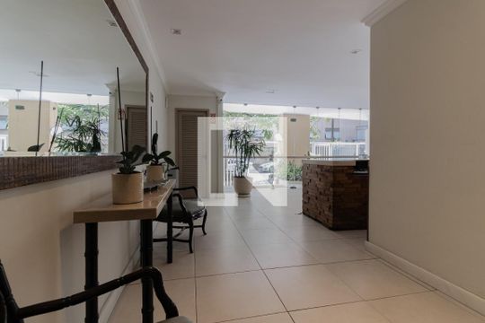 Hall de entrada de apartamento para alugar com 3 quartos, 100m² em Copacabana, Rio de Janeiro