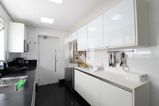 Cozinha de apartamento à venda com 3 quartos, 280m² em Itaim Bibi, São Paulo