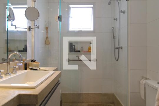 Banheiro da Suíte 3 de apartamento à venda com 3 quartos, 280m² em Itaim Bibi, São Paulo