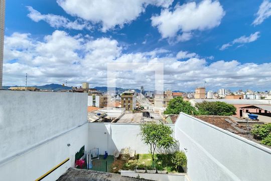 Vista da Suíte de apartamento para alugar com 3 quartos, 117m² em Sagrada Família, Belo Horizonte