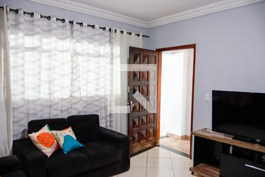 Casa à venda com 4 quartos, 207m² em Santo Antônio, Osasco