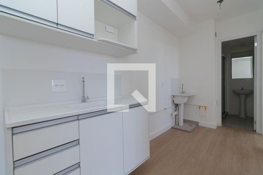 Cozinha de apartamento para alugar com 2 quartos, 36m² em Cidade Patriarca, São Paulo