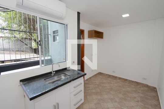 Kitnet/Studio para alugar com 1 quarto, 18m² em Vila Castelo, São Paulo