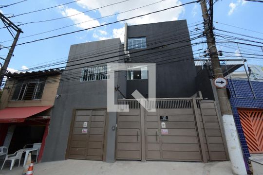 Fachada de kitnet/studio para alugar com 1 quarto, 18m² em Vila Castelo, São Paulo