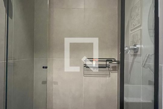 Banheiro de kitnet/studio à venda com 1 quarto, 23m² em Cerqueira César, São Paulo