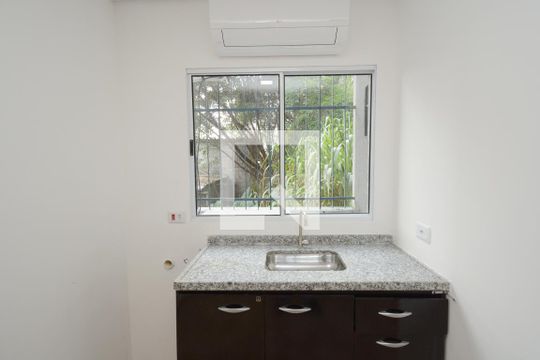 Studio de kitnet/studio para alugar com 1 quarto, 18m² em Vila Castelo, São Paulo