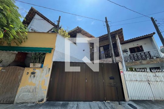 Fachada de casa para alugar com 2 quartos, 80m² em Curicica, Rio de Janeiro