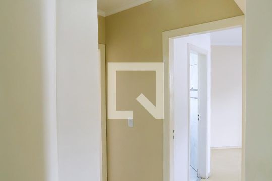 Corredor de apartamento para alugar com 3 quartos, 76m² em Jardim Vazani, São Paulo