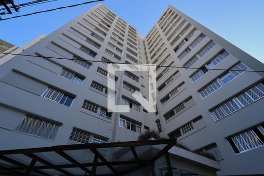 Fachada do prédio de apartamento à venda com 2 quartos, 58m² em Santana, São Paulo