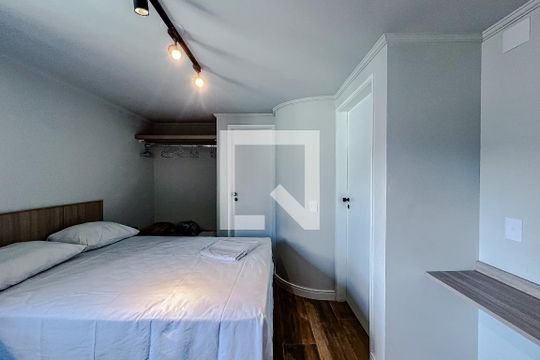 Suíte de apartamento para alugar com 1 quarto, 34m² em Liberdade, São Paulo