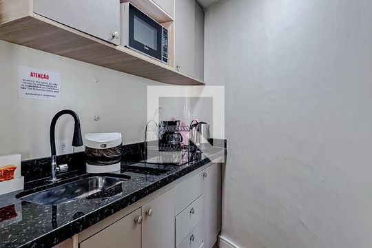 Cozinha de apartamento para alugar com 1 quarto, 34m² em Liberdade, São Paulo