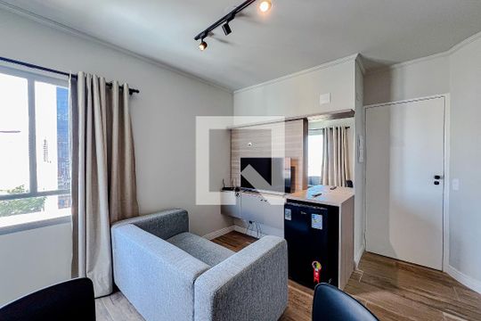 Sala de apartamento para alugar com 1 quarto, 34m² em Liberdade, São Paulo