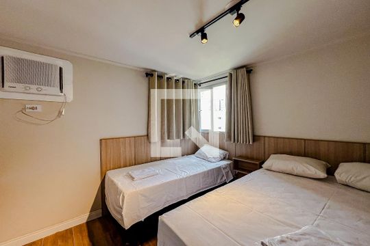 Suíte de apartamento para alugar com 1 quarto, 34m² em Liberdade, São Paulo