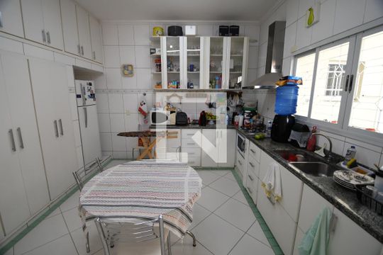 Cozinha de casa à venda com 3 quartos, 189m² em Taquaral, Campinas