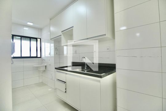 Cozinha e Área de Serviço de apartamento para alugar com 2 quartos, 61m² em Vila Laura, Salvador