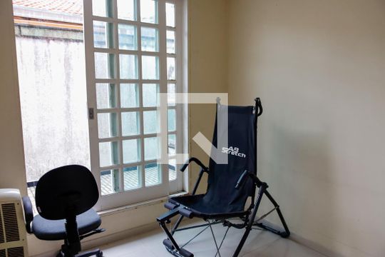 Sala de TV de casa à venda com 3 quartos, 120m² em Conj Res Morro Farol, Osasco