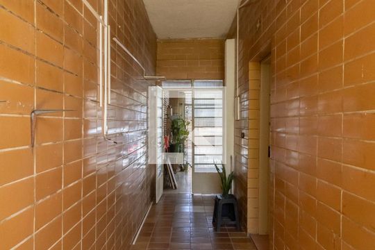 Corredor Lateral de casa à venda com 2 quartos, 119m² em Vila Itapegica, Guarulhos