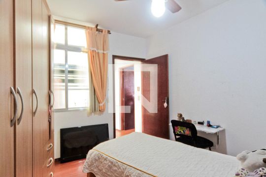 Quarto 2 de casa à venda com 4 quartos, 247m² em Vila Palmeiras, São Paulo