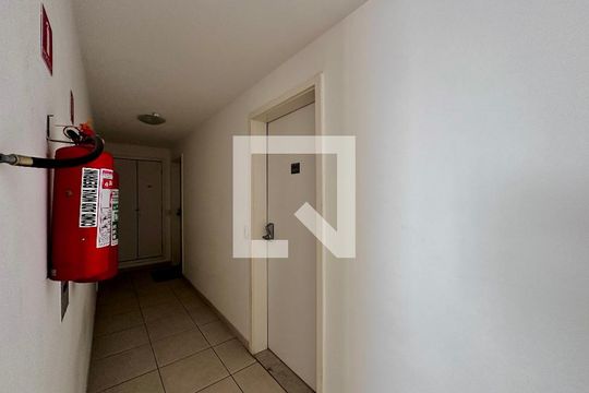 Corredor do Apartamento de kitnet/studio para alugar com 1 quarto, 38m² em Santo Amaro, São Paulo