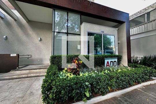 Fachada de kitnet/studio para alugar com 1 quarto, 38m² em Santo Amaro, São Paulo