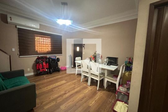 Sala de casa de condomínio à venda com 5 quartos, 242m² em Engenho Novo, Rio de Janeiro