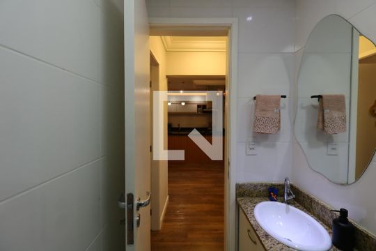 Banheiro Social de apartamento à venda com 2 quartos, 70m² em Campestre, Santo André