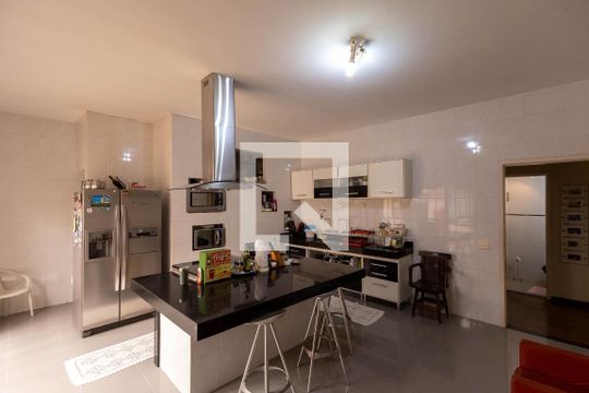 Cozinha de casa à venda com 3 quartos, 710m² em Vila Sofia, São Paulo