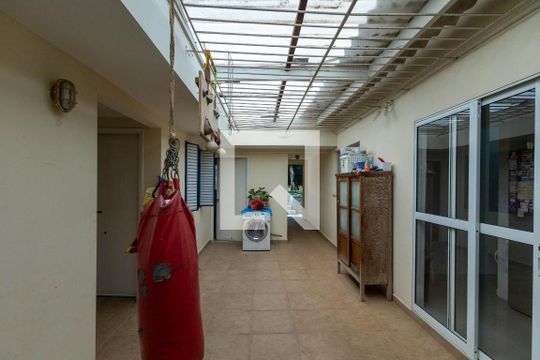 Área de Serviço de casa à venda com 3 quartos, 710m² em Vila Sofia, São Paulo