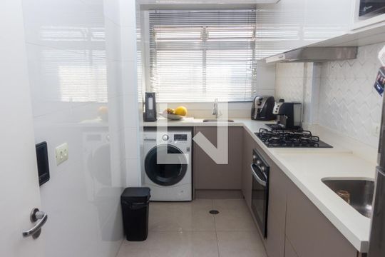 Cozinha e Área de Serviço de apartamento à venda com 3 quartos, 71m² em Vila Santana, São Paulo