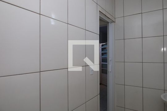 Banheiro de casa de condomínio para alugar com 1 quarto, 40m² em Itaquera, São Paulo