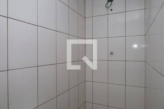 Banheiro de casa de condomínio para alugar com 1 quarto, 40m² em Itaquera, São Paulo