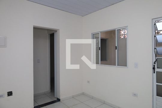 Sala de casa de condomínio para alugar com 1 quarto, 40m² em Itaquera, São Paulo
