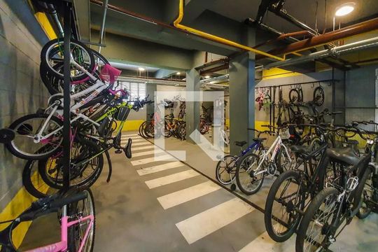 Área comum - Bicicletário de apartamento para alugar com 2 quartos, 35m² em Cambuci, São Paulo