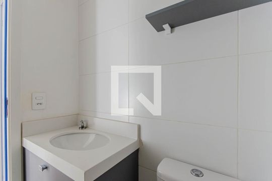 Banheiro de apartamento para alugar com 2 quartos, 35m² em Cambuci, São Paulo