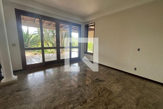Sala de casa de condomínio para alugar com 4 quartos, 600m² em Dois Córregos , Valinhos