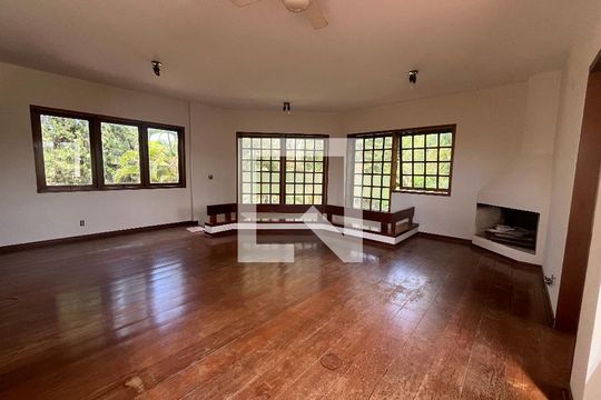 Sala de casa de condomínio para alugar com 4 quartos, 600m² em Dois Córregos , Valinhos