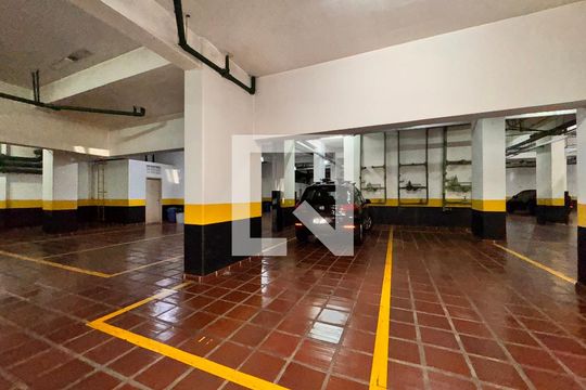 Garagem de apartamento para alugar com 6 quartos, 492m² em Vila Bastos, Santo André
