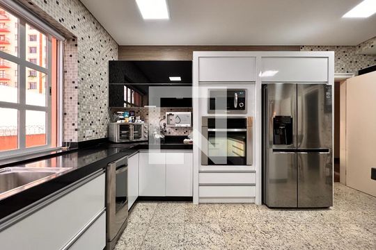 Cozinha de apartamento para alugar com 6 quartos, 492m² em Vila Bastos, Santo André