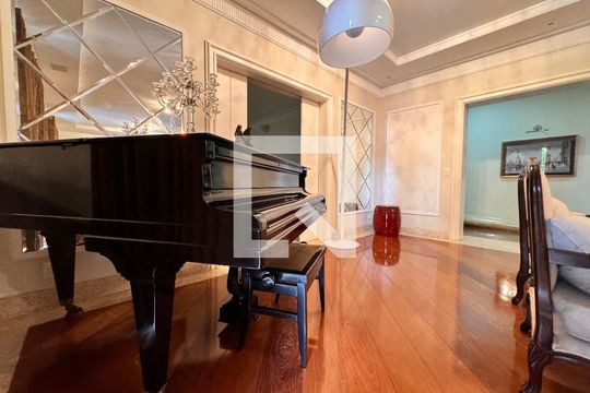 Sala de apartamento para alugar com 6 quartos, 492m² em Vila Bastos, Santo André