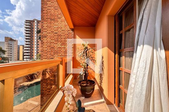 Sacada suíte master  de apartamento para alugar com 6 quartos, 492m² em Vila Bastos, Santo André