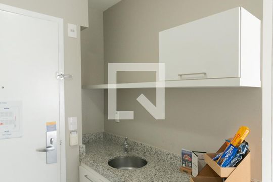 Cozinha de apartamento para alugar com 1 quarto, 24m² em Pampulha, Belo Horizonte