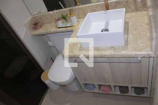 Banheiro 1 de apartamento à venda com 3 quartos, 64m² em Ponte Grande, Guarulhos