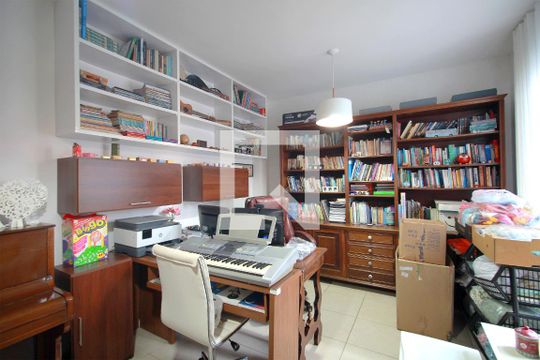 Escritório de casa à venda com 5 quartos, 400m² em Santa Lúcia, Belo Horizonte
