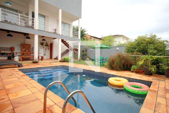 Quintal de casa à venda com 5 quartos, 400m² em Santa Lúcia, Belo Horizonte