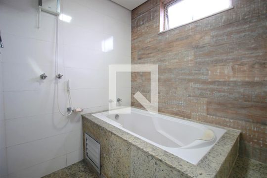 Banheiro da Suíte Master de casa à venda com 5 quartos, 400m² em Santa Lúcia, Belo Horizonte